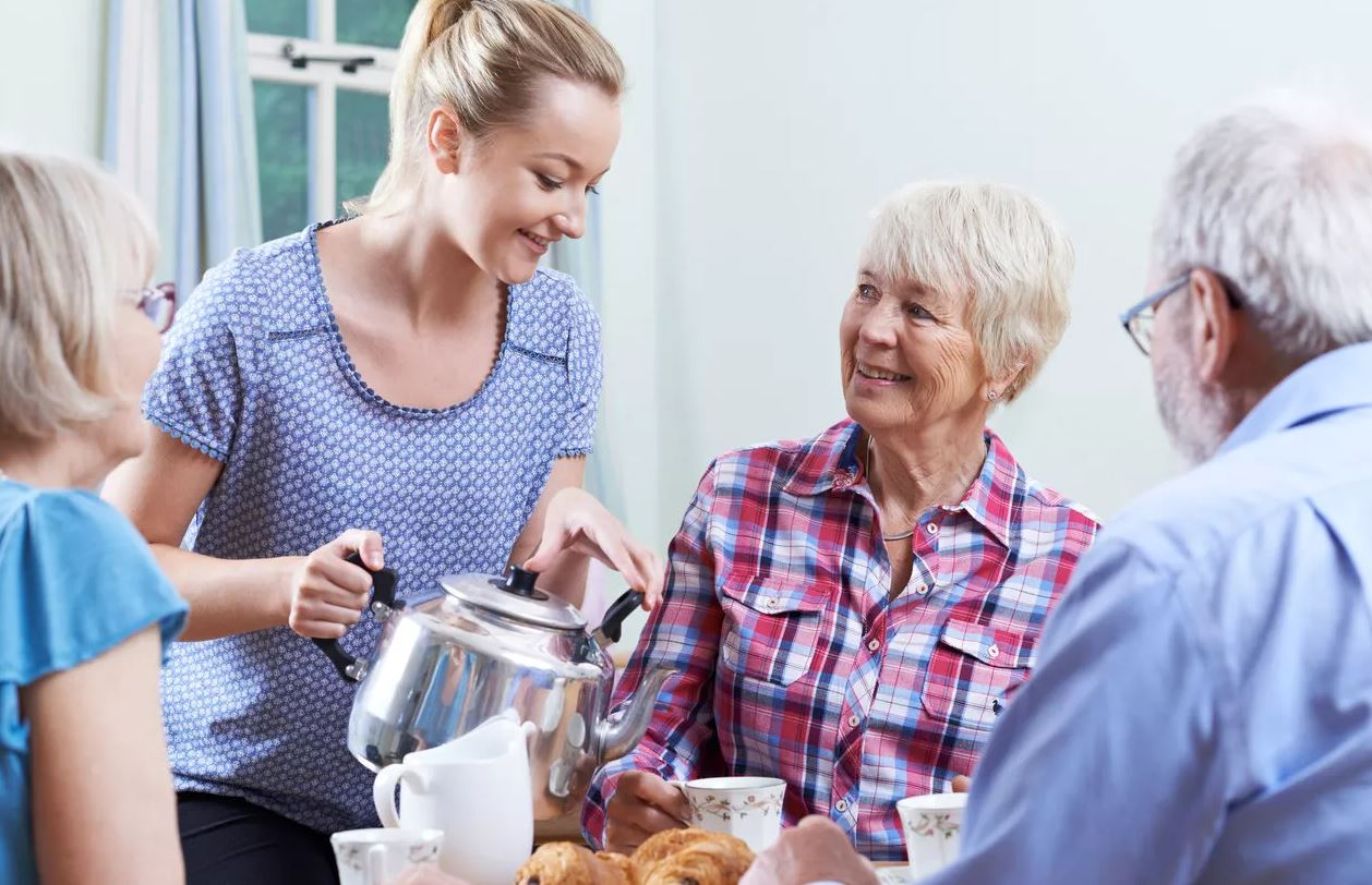 Sokan élnek a Nők 40 kedvezménnyel, pedig tízezrekkel lehet így alacsonyabb a nyugdíjuk