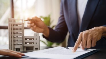 Minek kell alapból benne lennie a lakásbiztosításodban és milyen kiegészítések vannak?