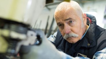 Szorgalmasan dolgozik a magyar nyugdíjas: ennyien maradtak a munka világában