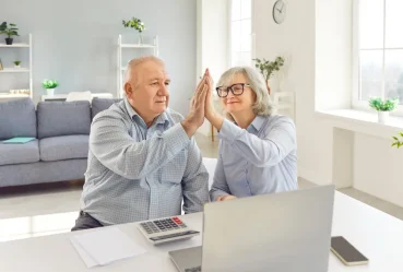 14. havi nyugdíj 2026-ban: Itt a hivatalos menetrend és a pontos összegek!